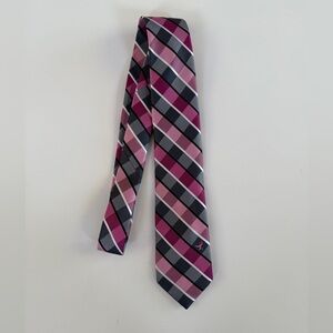 Susan B Komen Knots for Hope Tie